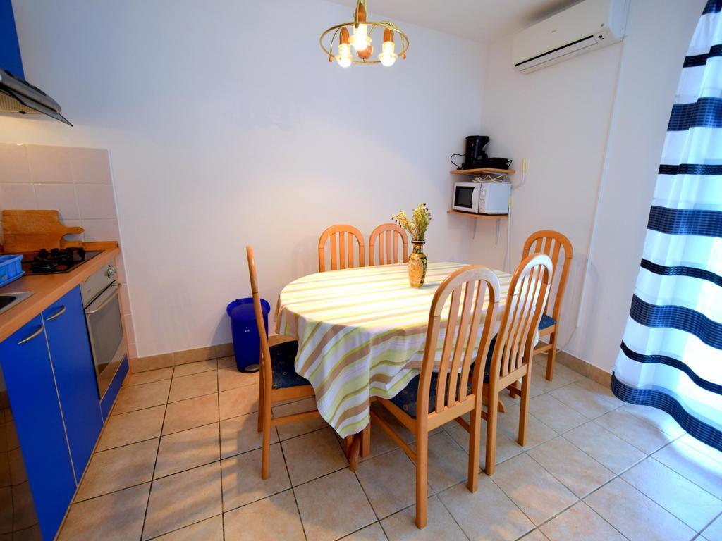 Apartment Oresic Malinska Ngoại thất bức ảnh